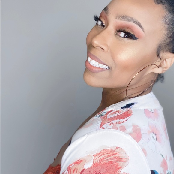 Meet your Posher, Heiress - Picture 5 of 6